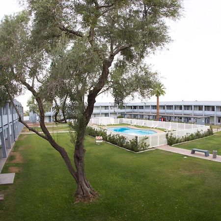 Ez 8 Motel Airporter Phoenix Exterior photo