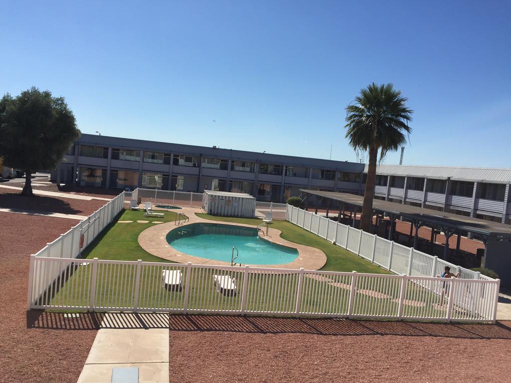 Ez 8 Motel Airporter Phoenix Exterior photo
