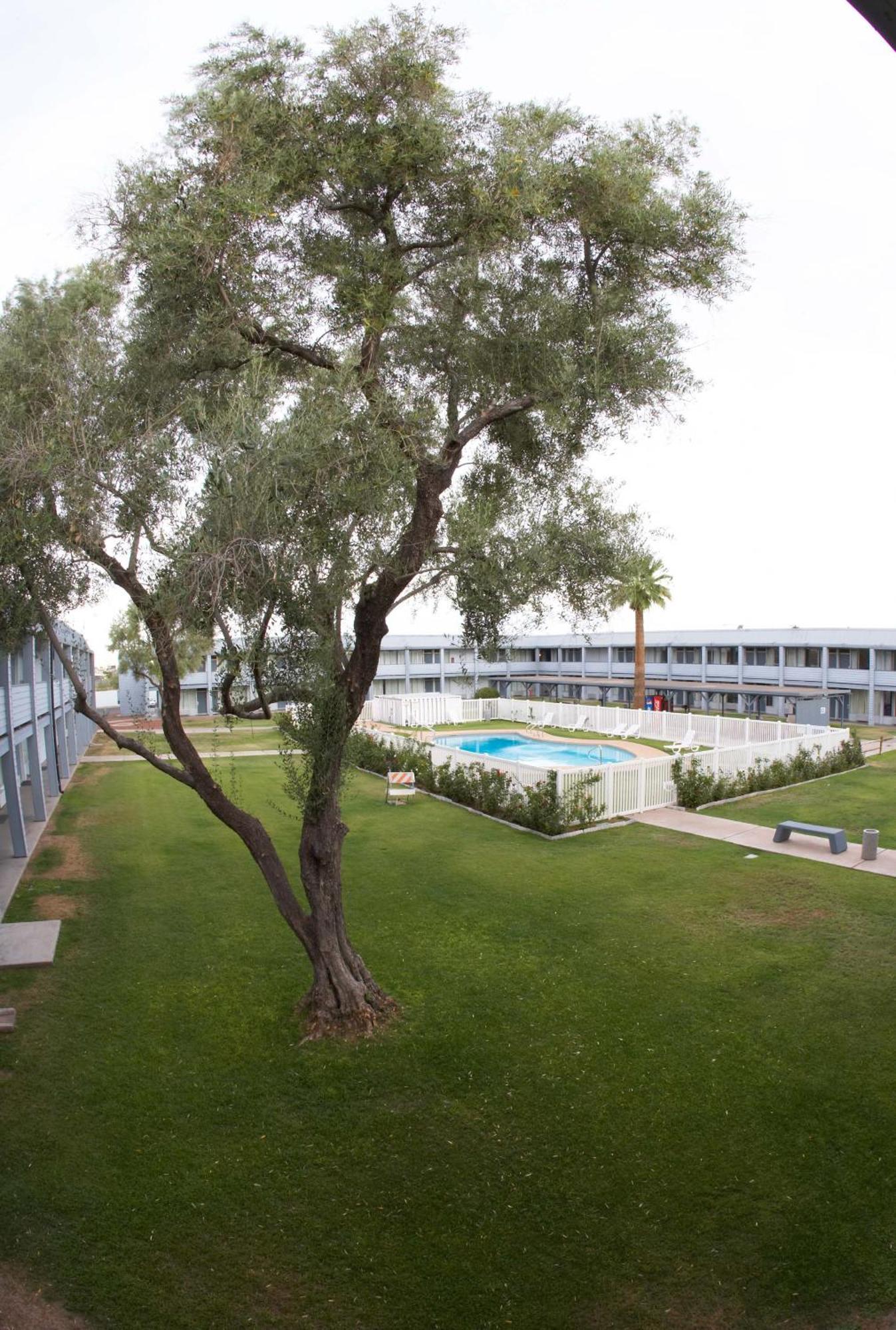 Ez 8 Motel Airporter Phoenix Exterior photo